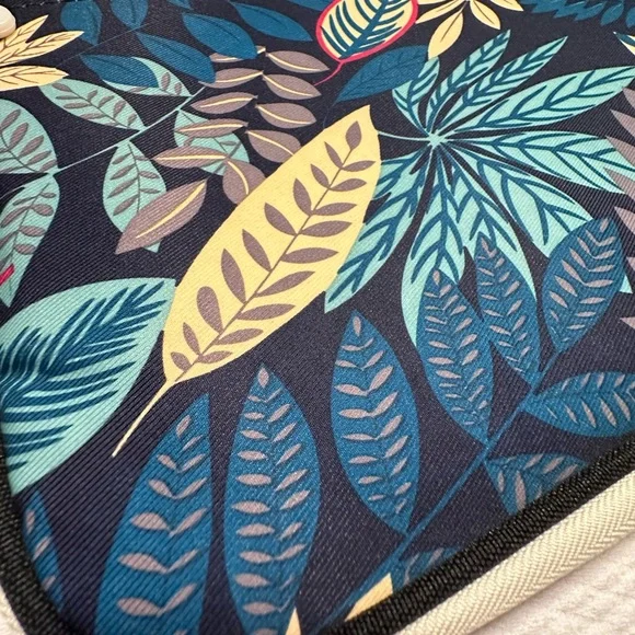 Travel Portfolio Organizer Waterproof Bag - Multifunctional, Zippered - Like NEW - Picture 7 of 11